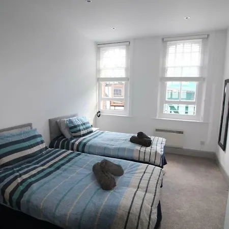Spacious Central Chic Apartment - Simplycheckin Winchester Exterior photo
