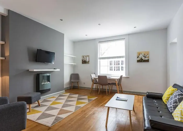Spacious Central Chic Apartment - Simplycheckin