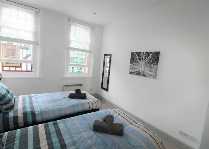 Spacious Central Chic Apartment - Simplycheckin