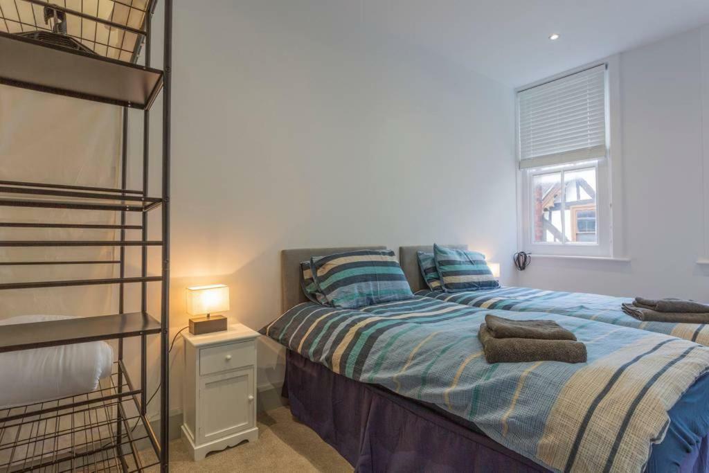 Spacious Chic - Simplycheckin Apartment Winchester