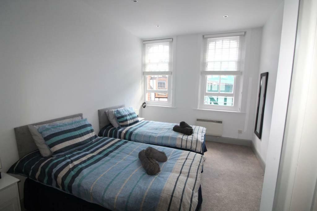 Spacious Chic - Simplycheckin Winchester