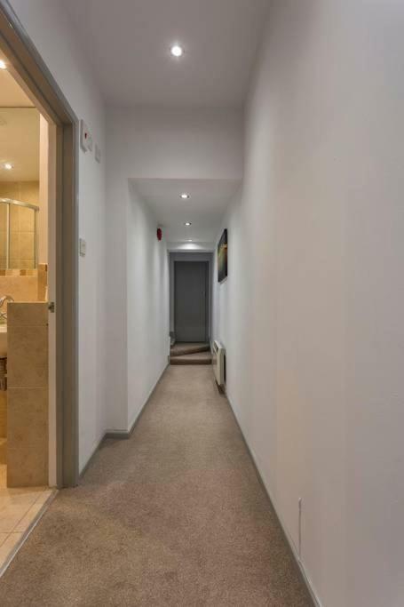 Appartamento Spacious Chic - Simplycheckin *