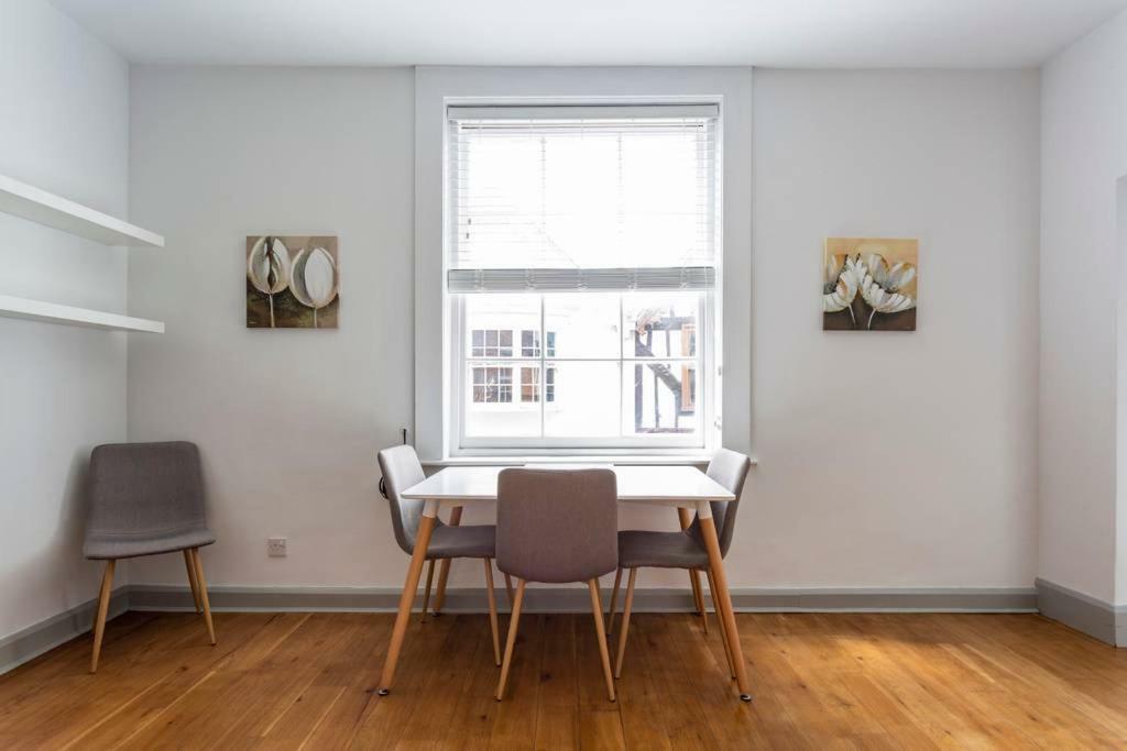 Spacious Chic - Simplycheckin * Winchester